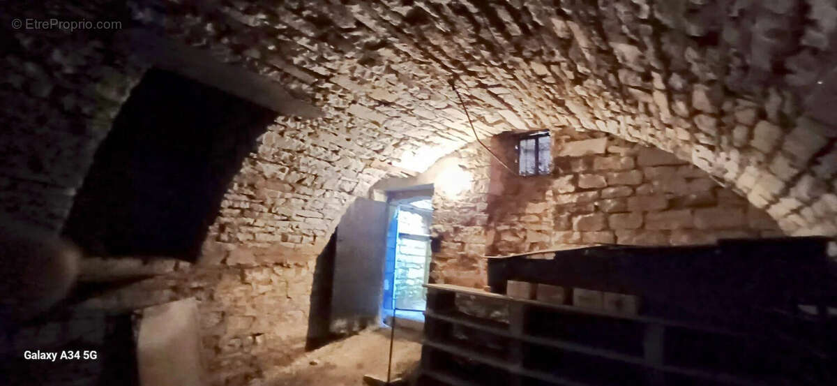 Cave - Maison à LEZINNES