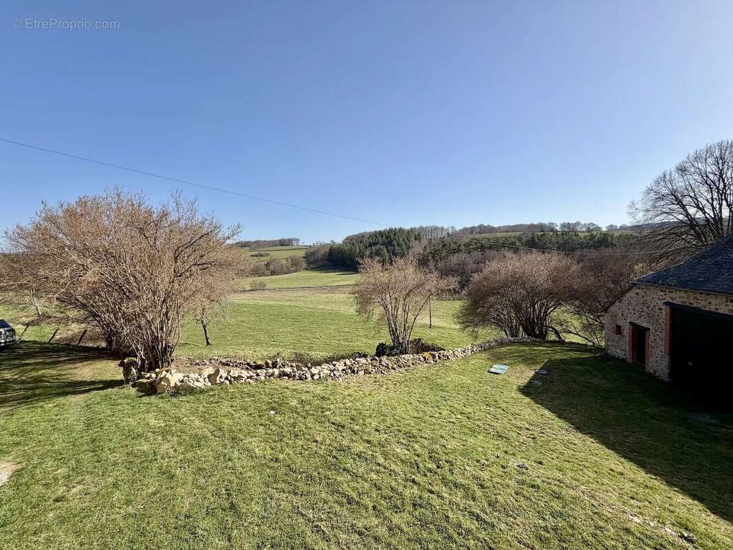 Maison à MONTSAUCHE-LES-SETTONS