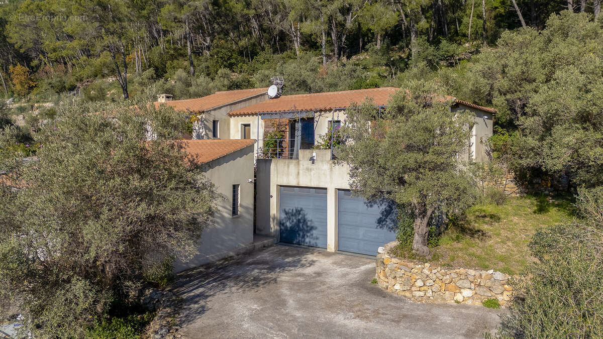 Maison à SOLLIES-PONT