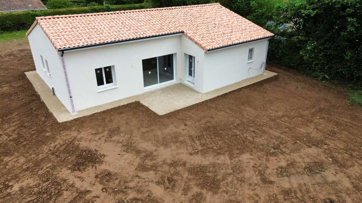 Maison à CHASSENEUIL-SUR-BONNIEURE