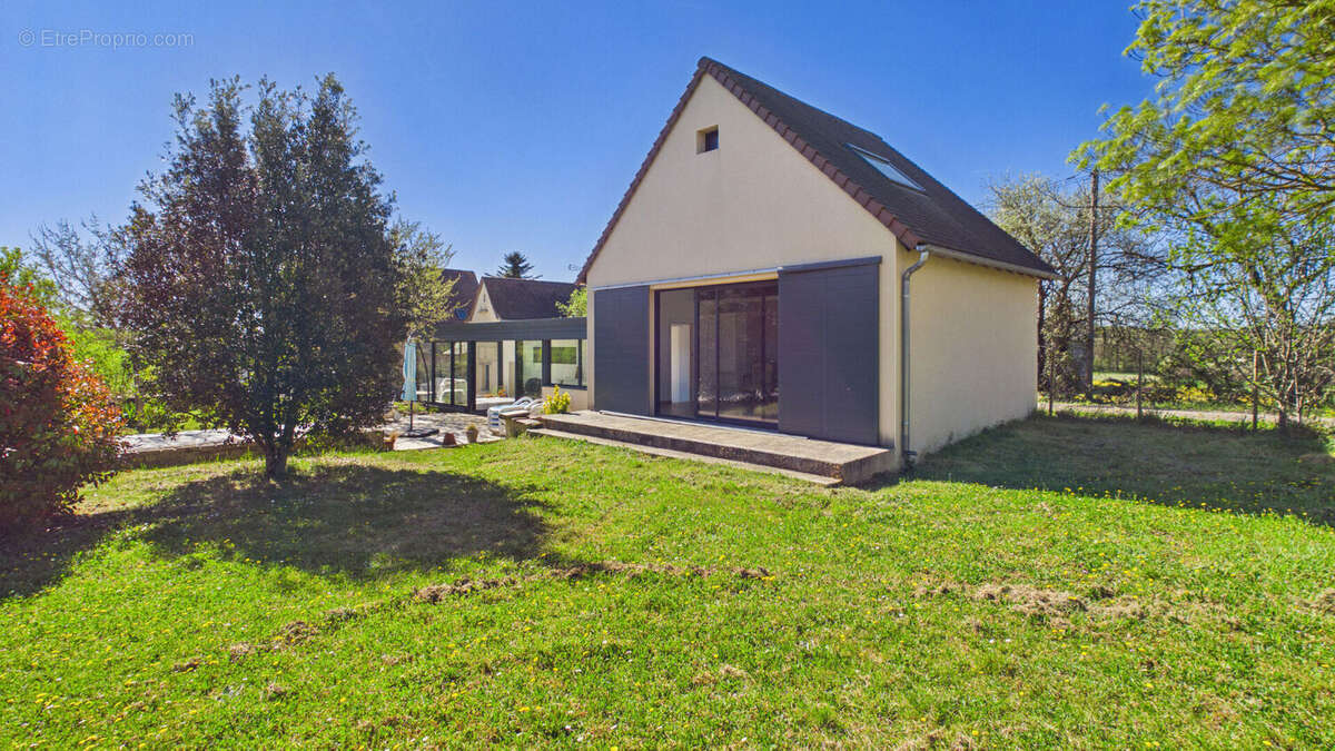 Maison de charme 6 pièces avec piscine, hameau paisible - photo 16