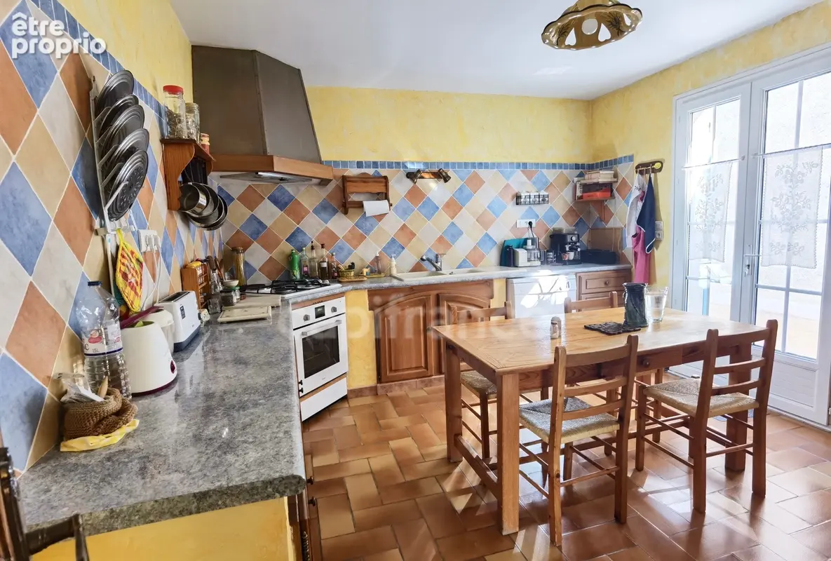 Secteur Uzès, tous commerces, maison familiale de 135 m², 4 chambres, garage, terrain - photo 4