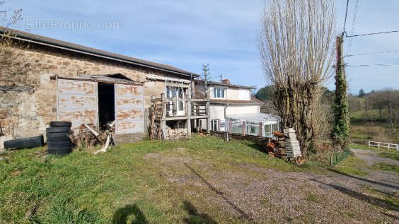 Maison à SAINT-BONNET-DES-QUARTS