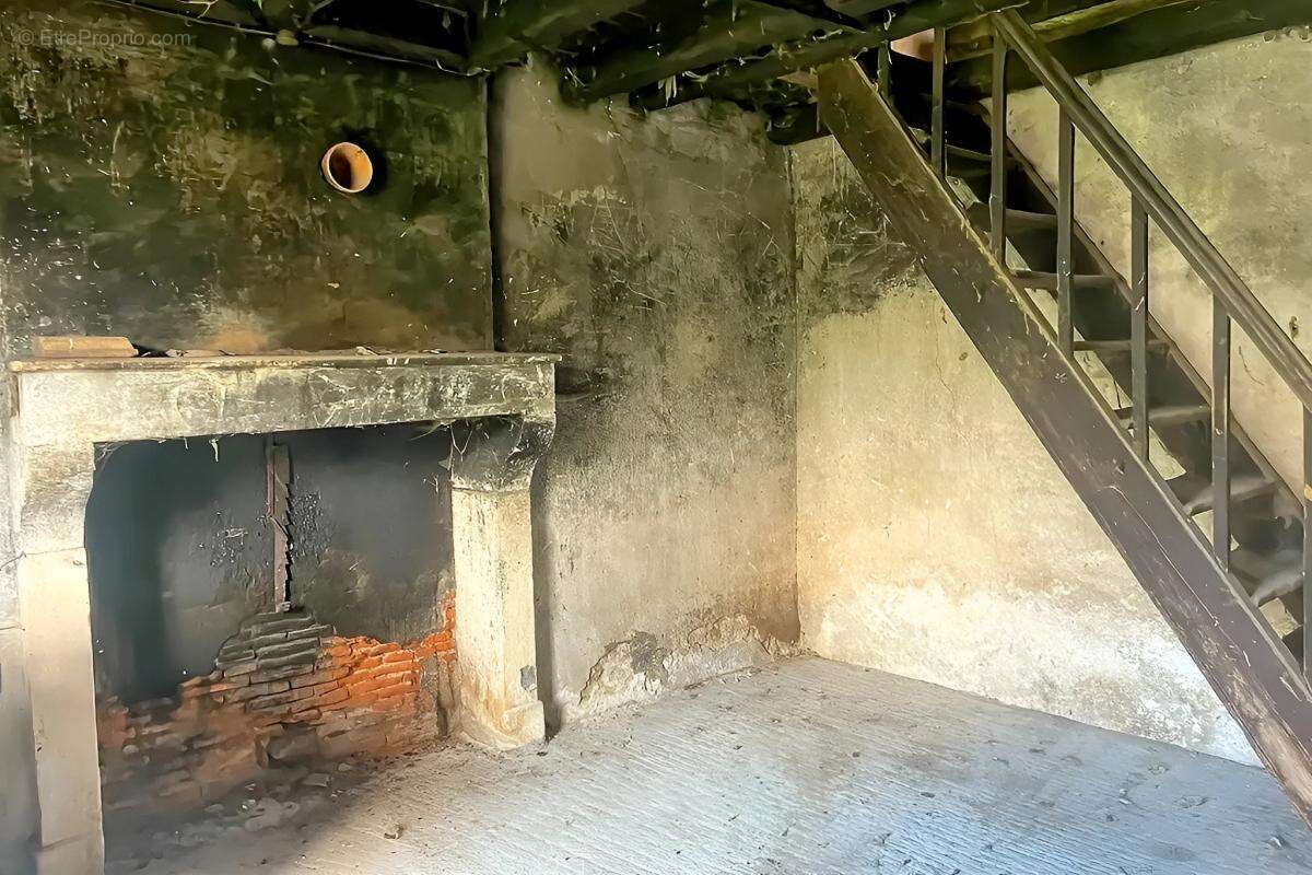 Maison de caractère dans un corps de ferme avec potentiel in - photo 10