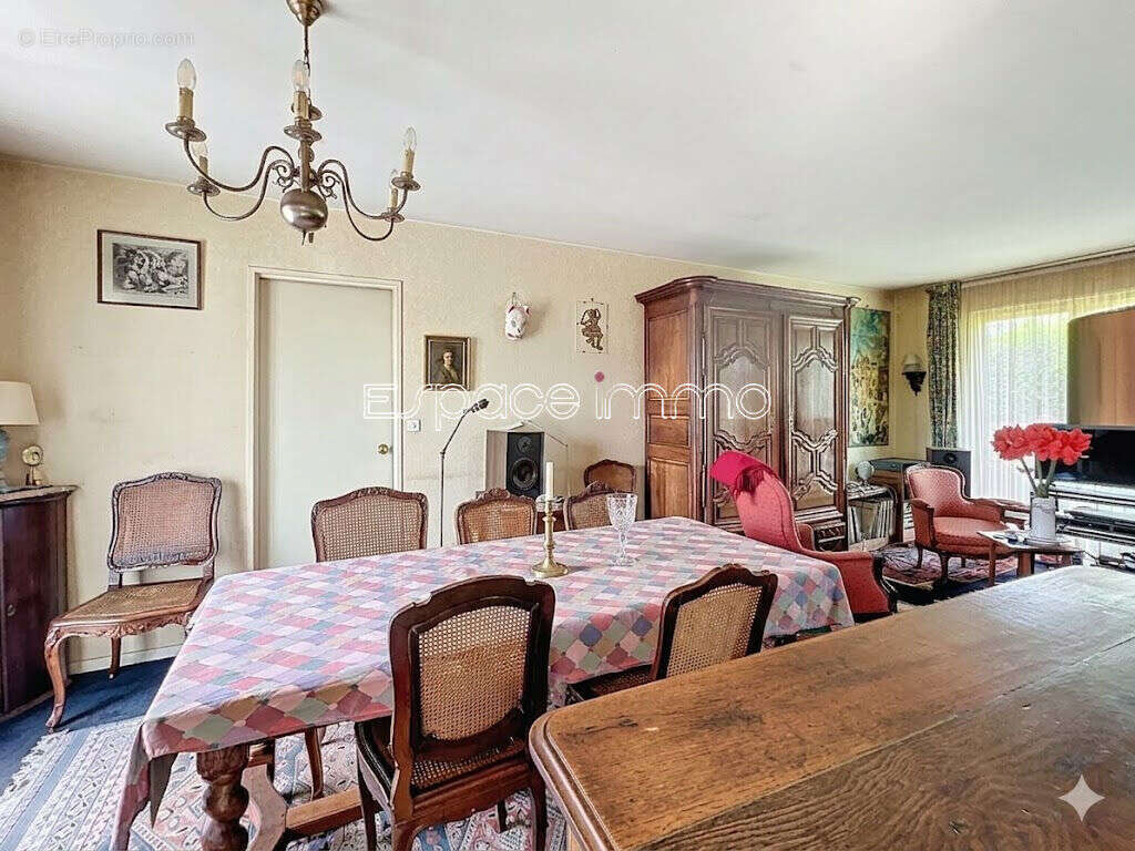 Maison à MONT-SAINT-AIGNAN