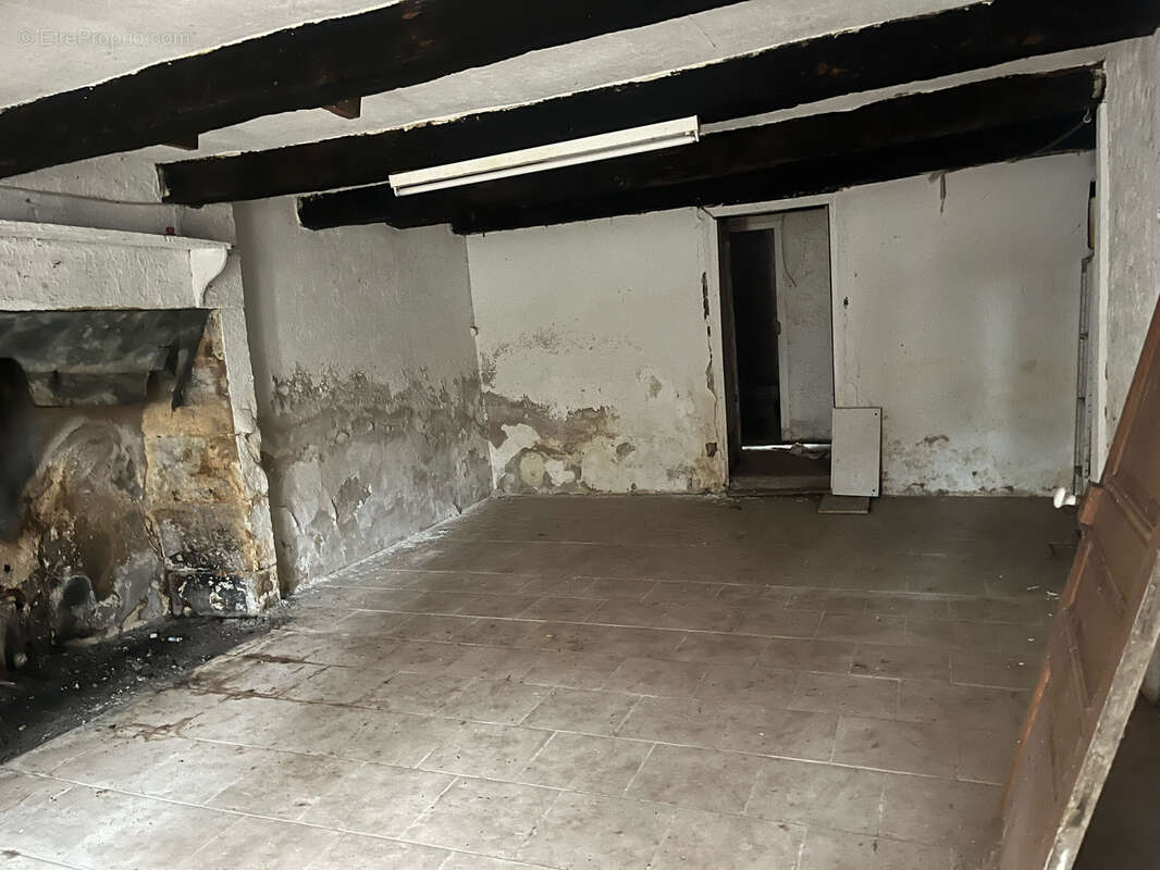 Maison à LEGUILLAC-DE-L&#039;AUCHE