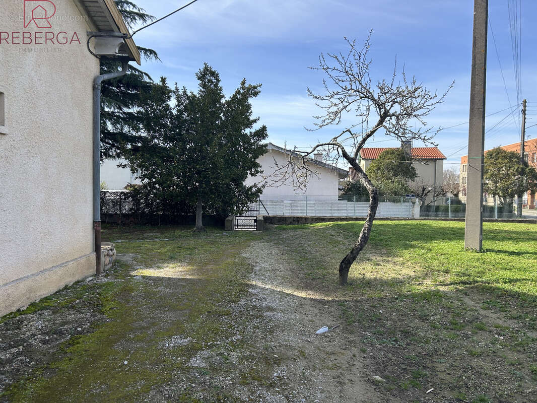 Maison à LABRUGUIERE