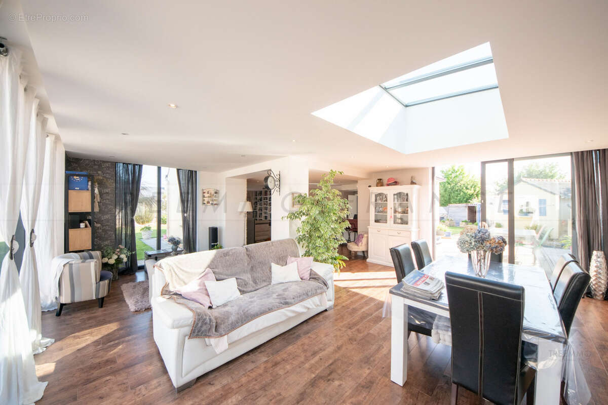 A vendre - guilers - maison de 150 m2 - 4 chambres - terrain de 545 m2 - dependances - 354000€ - photo 5