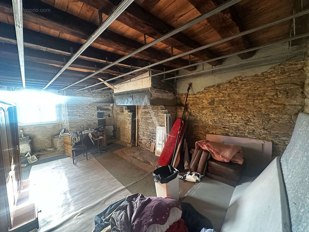 Maison en pierre à rénover. - photo 2