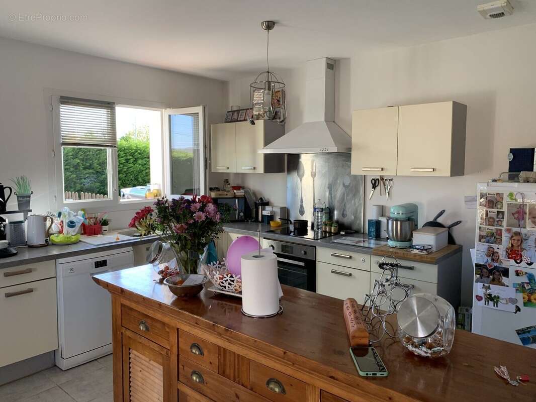 coin cuisine ouvert  - Maison à MIRANDE