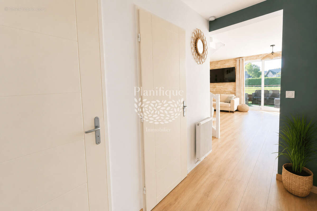 Duplex rénové en dernier étage avec terrasse et garage double à Bonne - photo 12