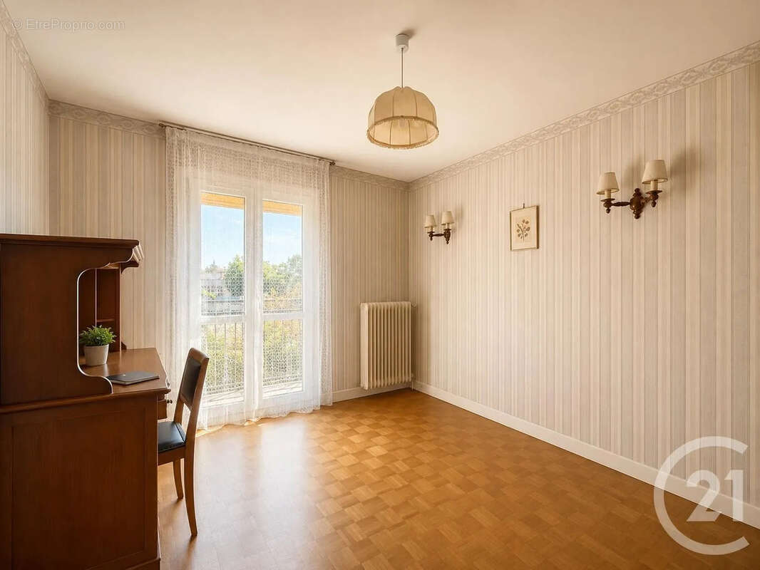 Maison à YZEURE