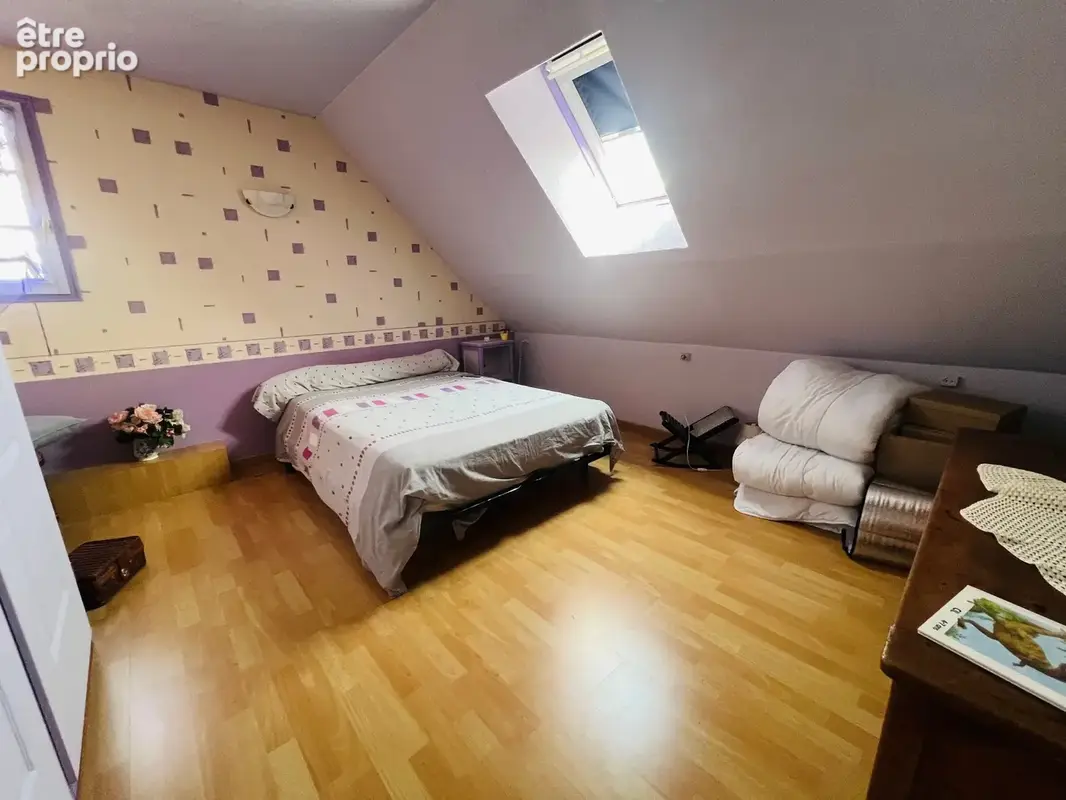 Belle maison familiale avec jardin, garage et dépendance aménagée au coeur de Poilly lez Gien - photo 11