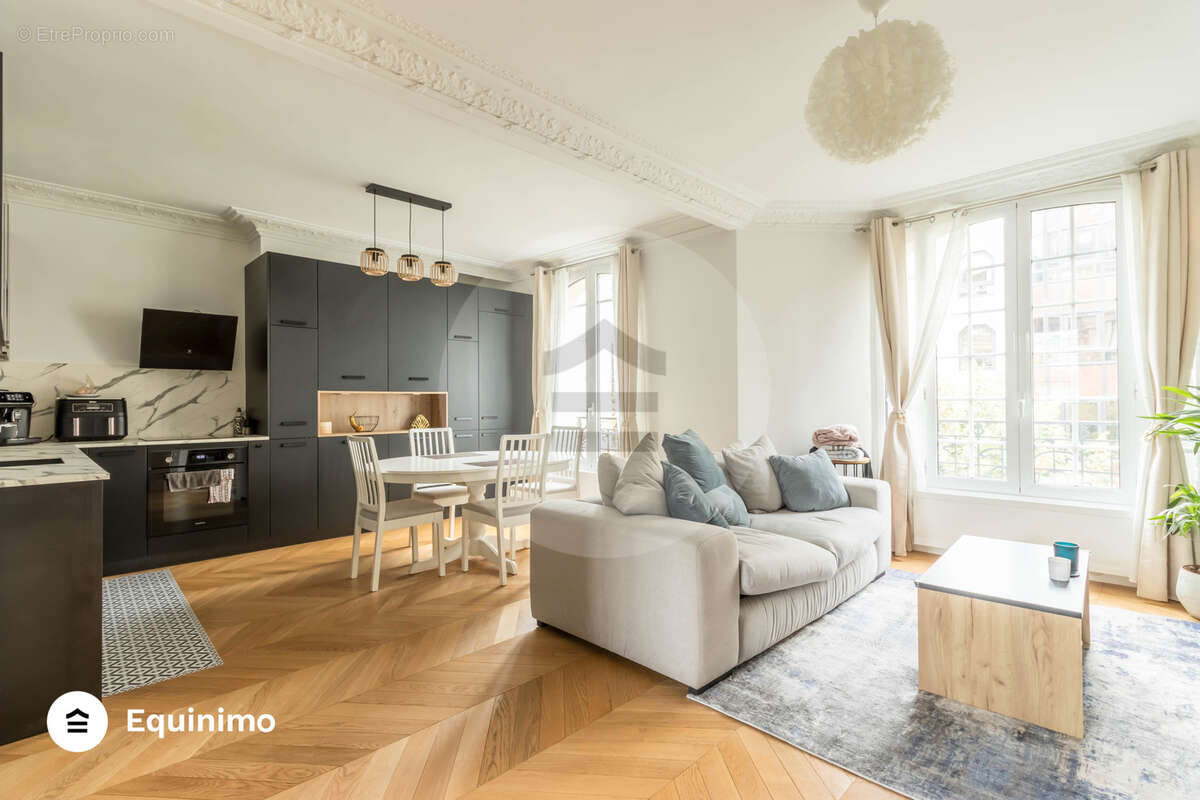 Appartement à PARIS-15E