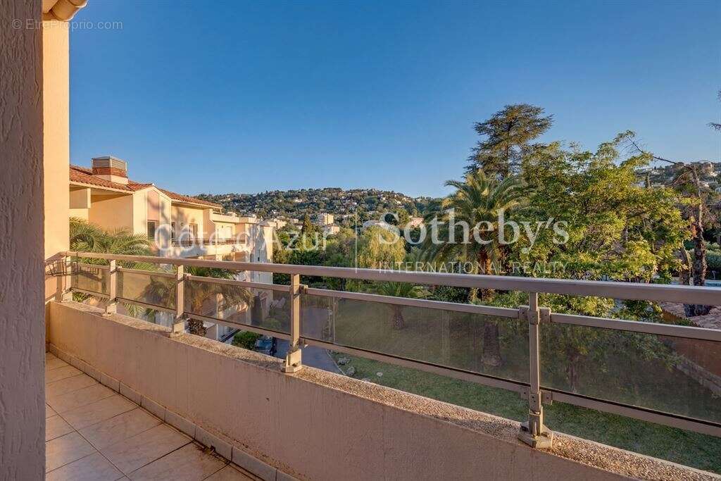 Appartement à VALLAURIS