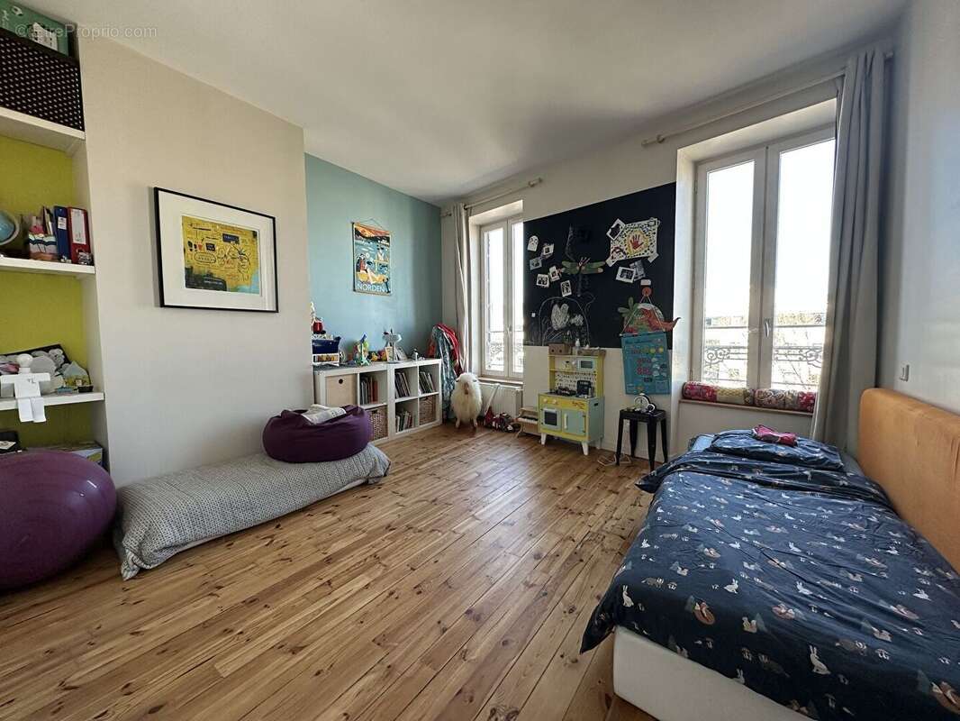 Appartement T4 de 116 m² / Charme de l'ancien / Centre historique - photo 6