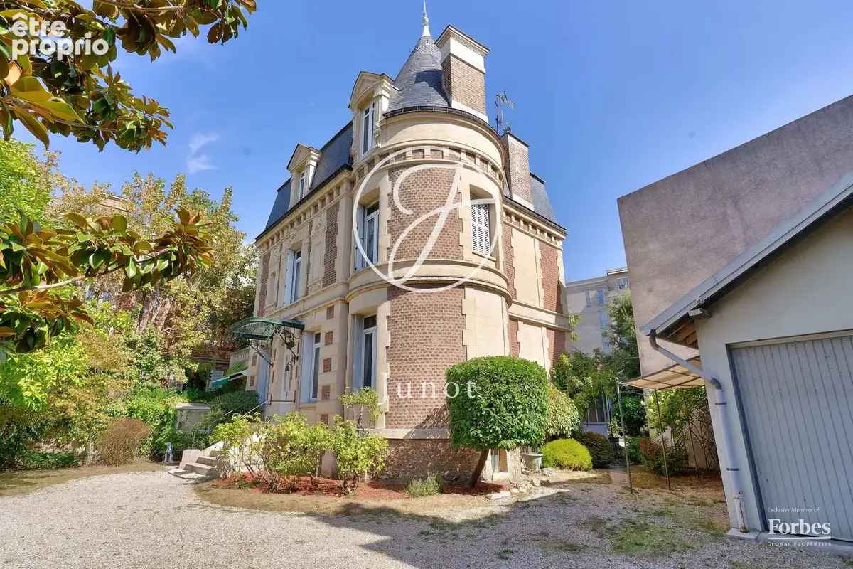 Chatou – CENTRE-VILLE MAIRIE - Maison - 5 chambres - 213 m² - Terrain 718 m² - photo 2