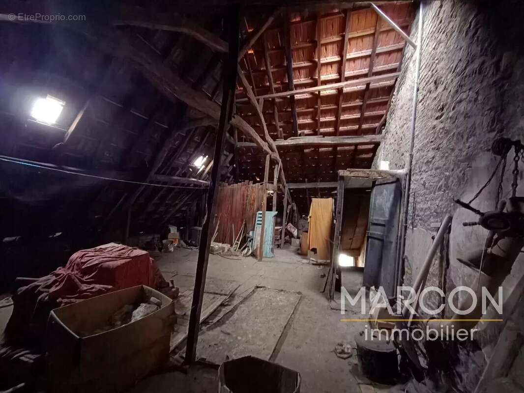 Maison à LAVAVEIX-LES-MINES