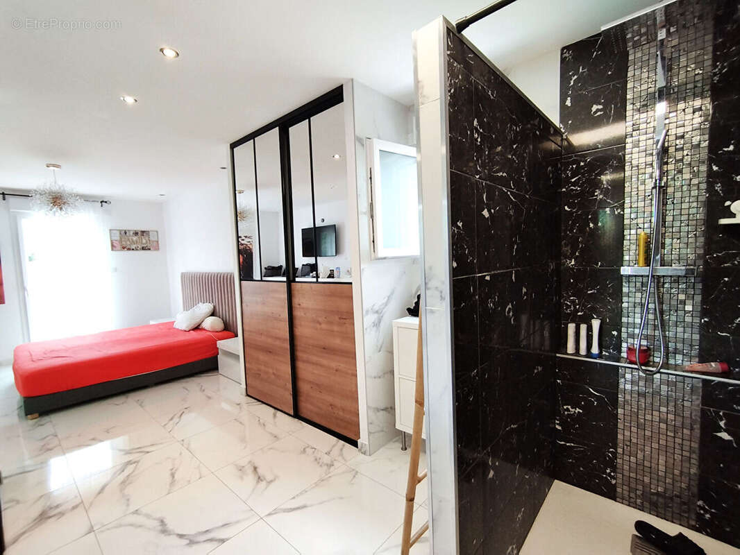 Maison à LA VILLE-AUX-DAMES