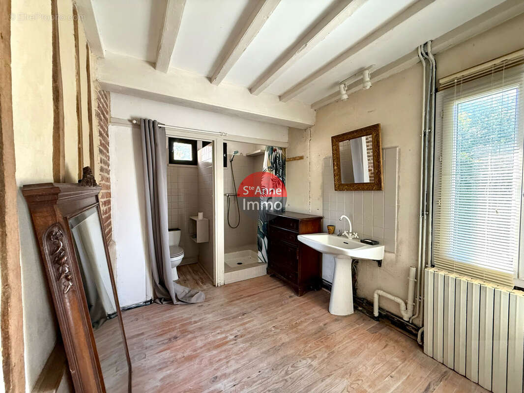 Coullemelle - 190m2 - maison individuelle - 5 chambres - autonomie de plain pied - jardin - terrasse - garage - photo 16