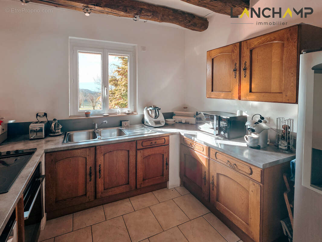 Maison à CLARAFOND-ARCINE