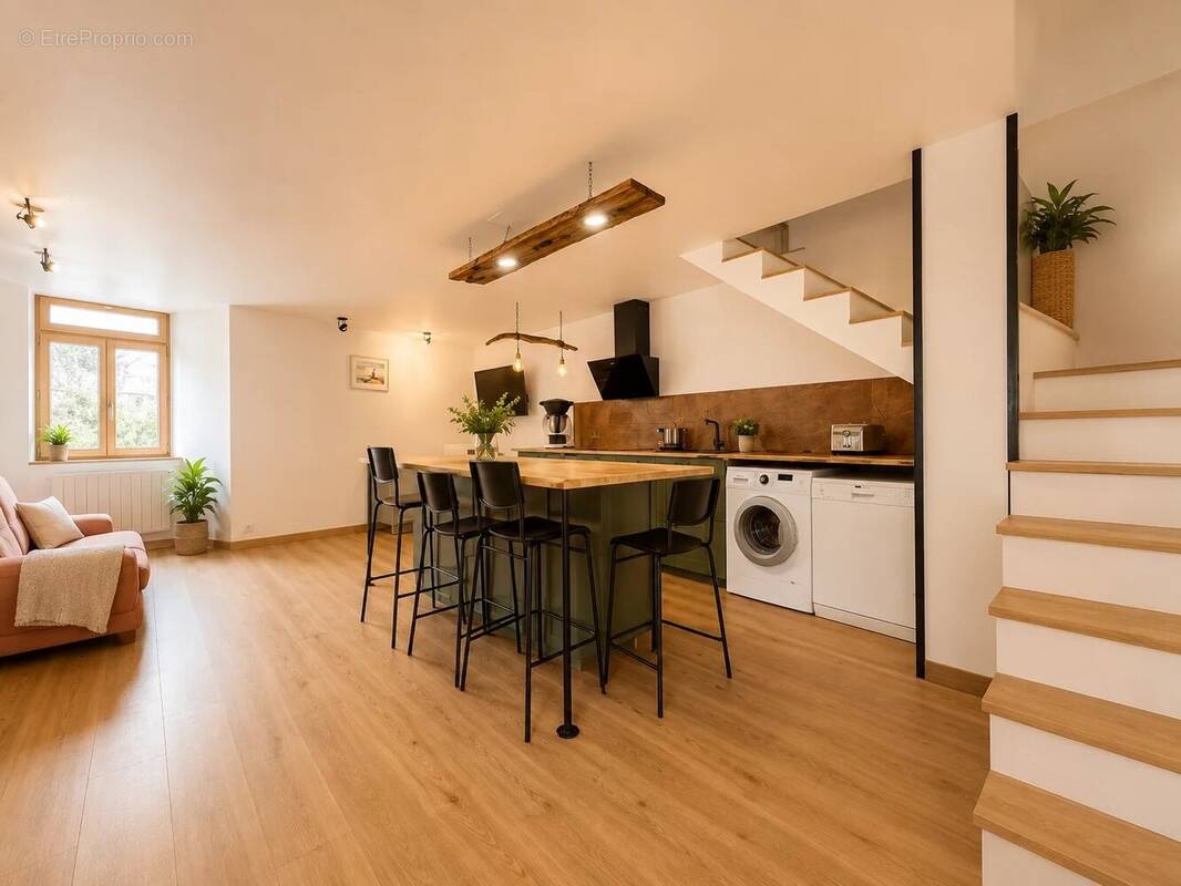 Appartement à REGUSSE