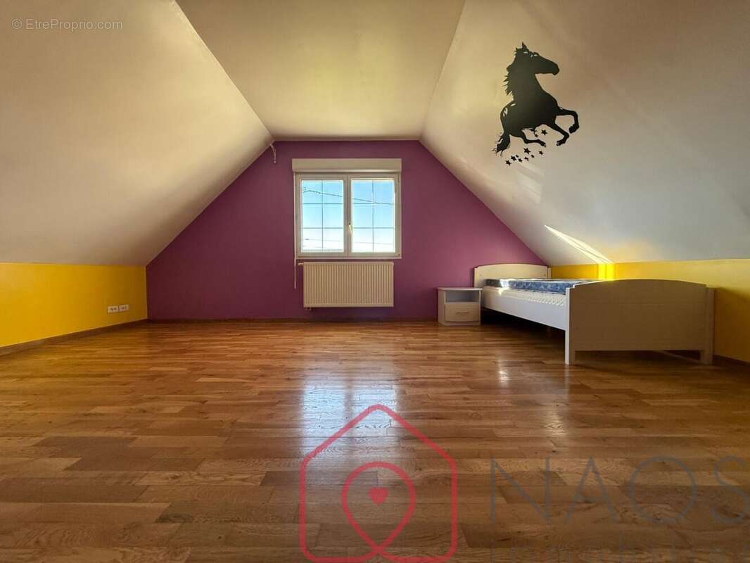 Maison à LA NEUVILLE-A-MAIRE