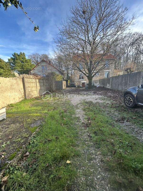 Maison à SAINT-MICHEL-SUR-ORGE