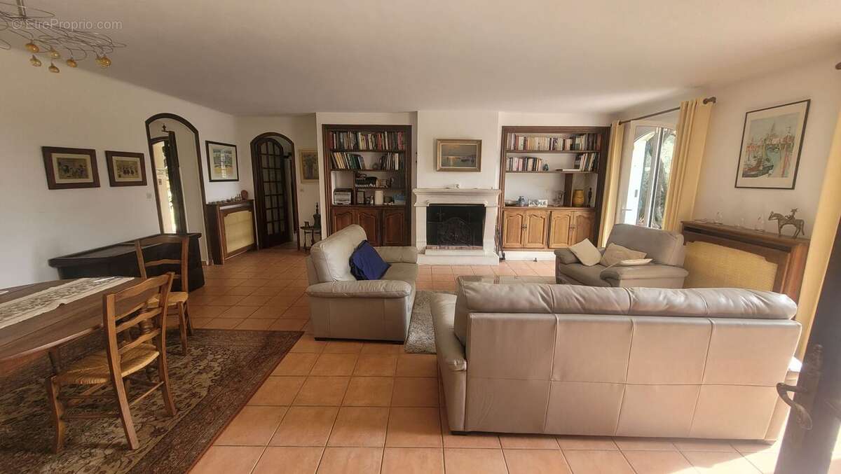 Maison à LE CASTELLET