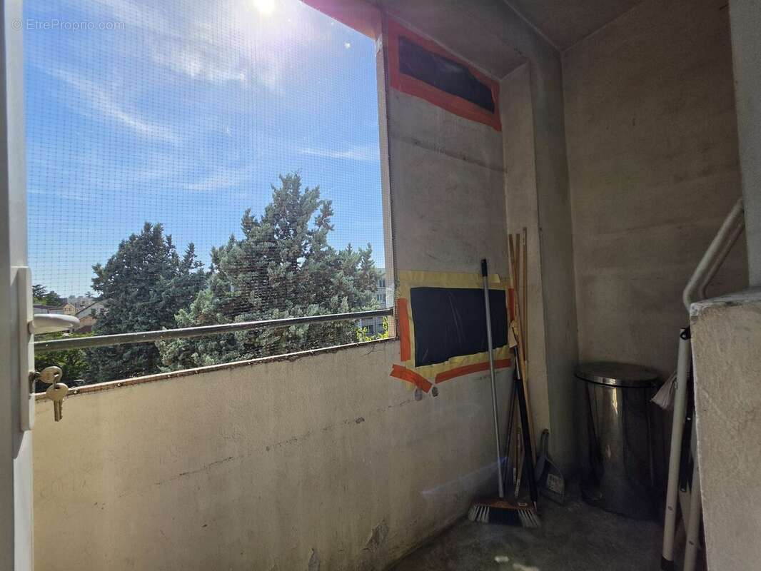 Appartement 67 m² à Decines-Charpieu  - photo 8