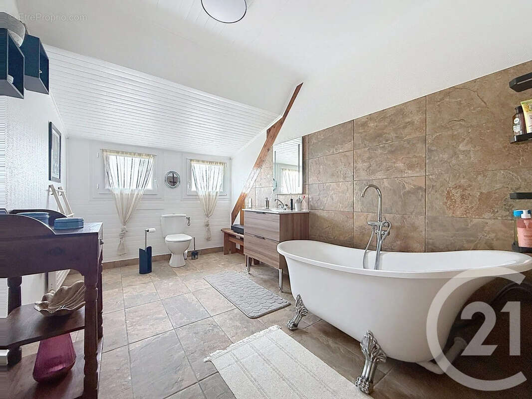 Maison 160 m² à Morieux  - photo 15