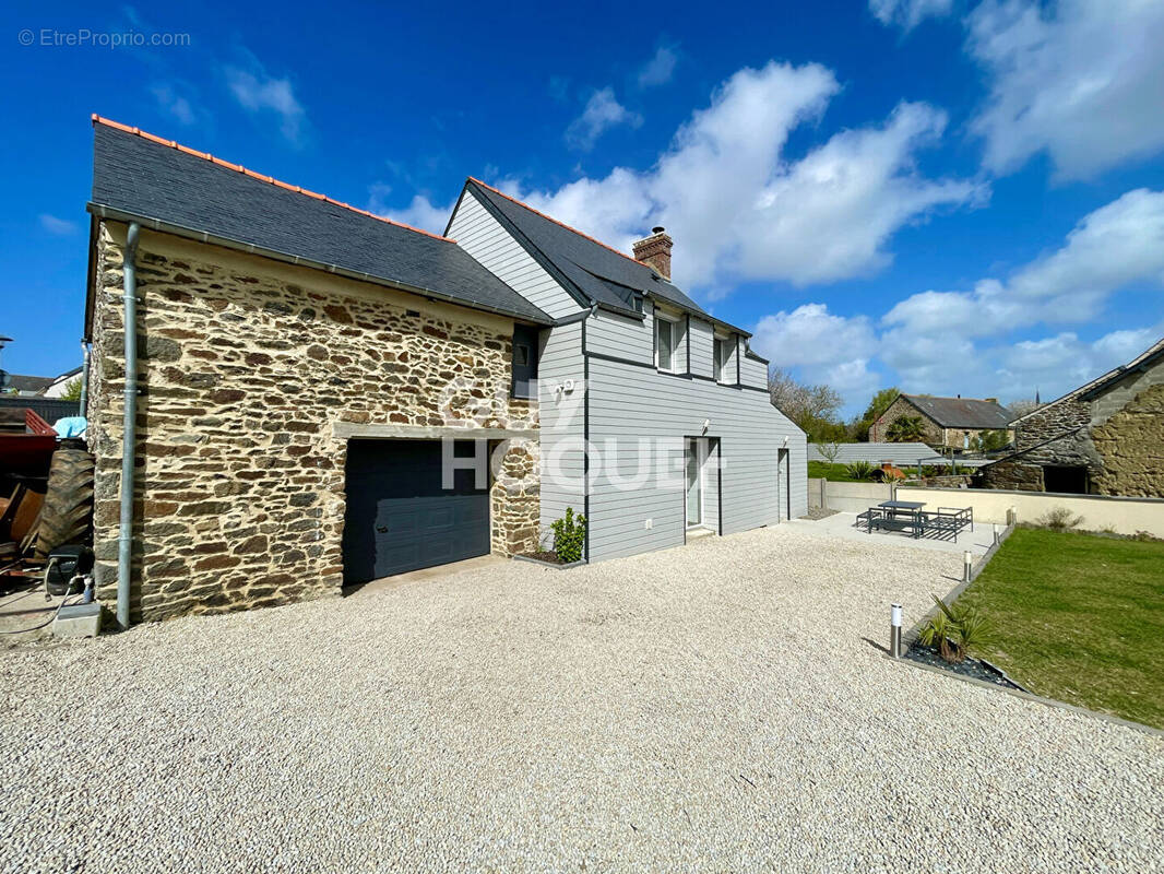 Maison à SAINT-GUINOUX