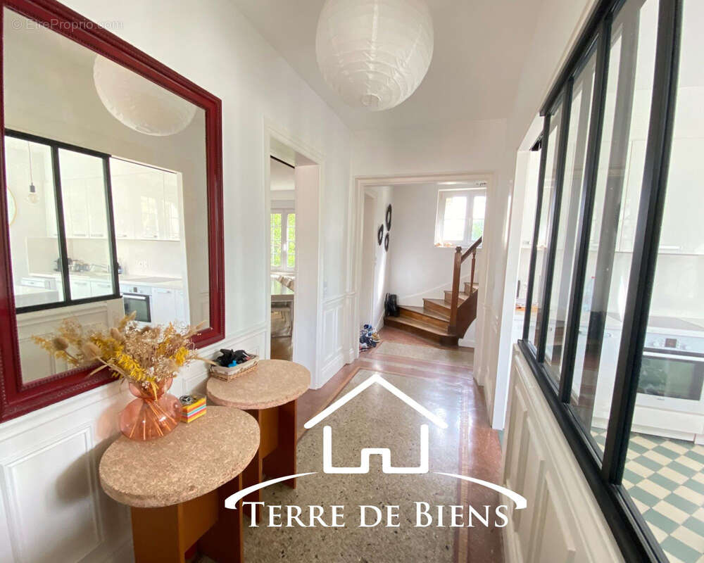 Maison de Maître, 8 Pièces   6 Chambres - 228 m2,  SOISSONS Première Couronne - photo 2