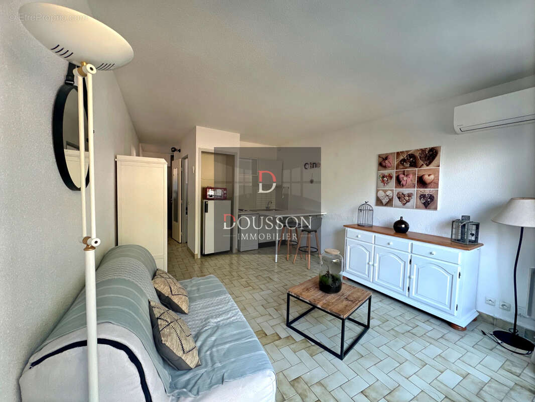 Vue  port - studio cabine 26,54 m2  avec parking et cellier - photo 8