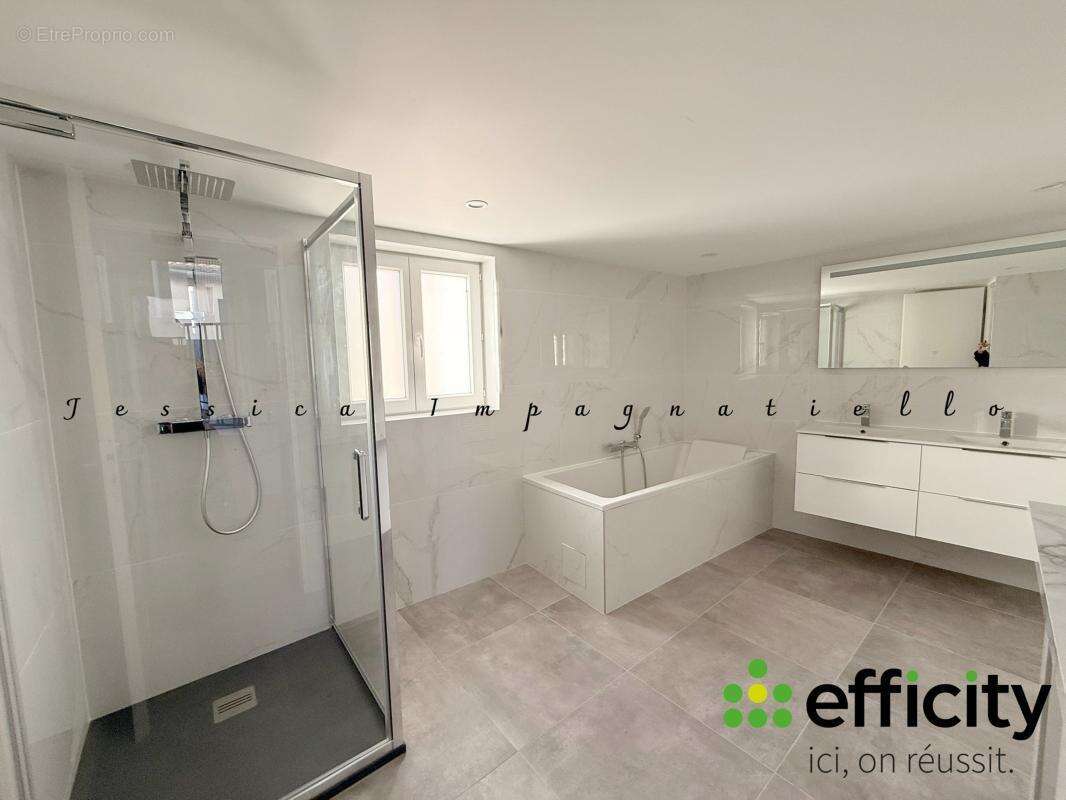 Appartement à ROQUEFORT-LA-BEDOULE