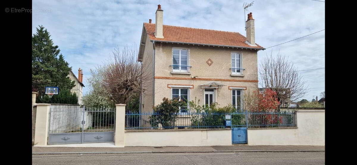 Maison à AUXERRE