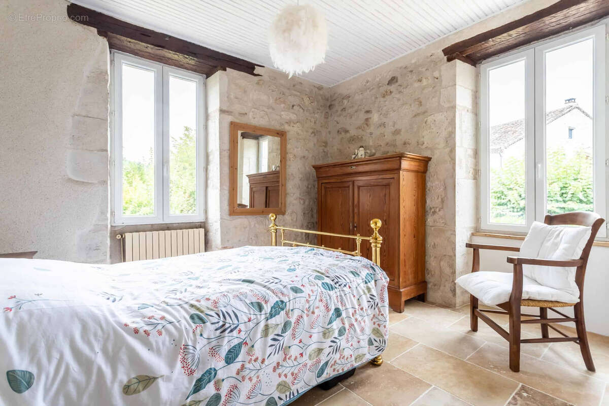 Maison à MONTCUQ