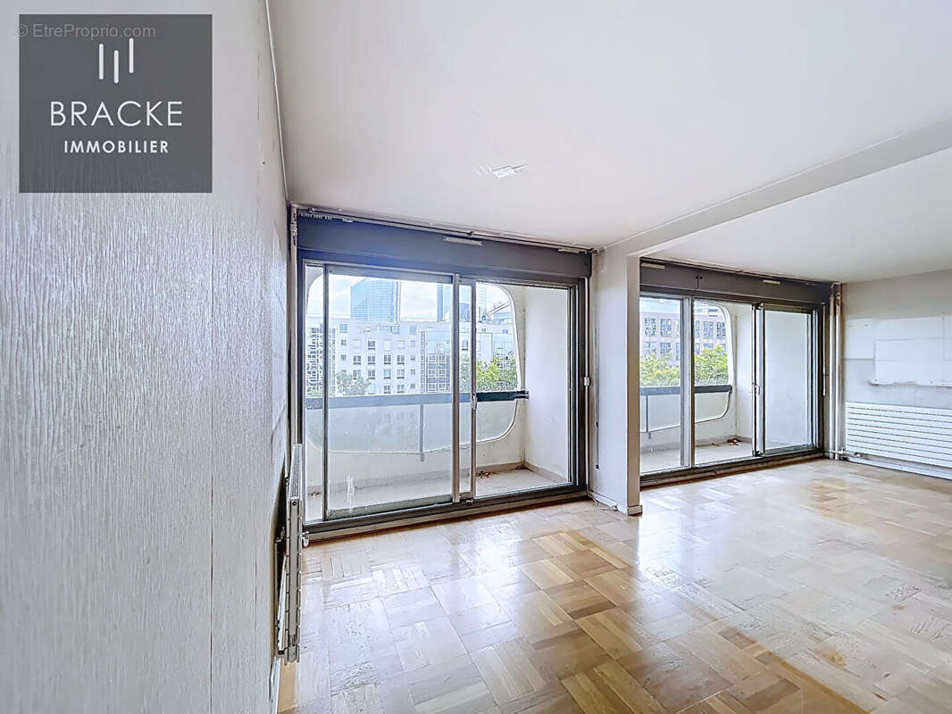 Appartement à COURBEVOIE
