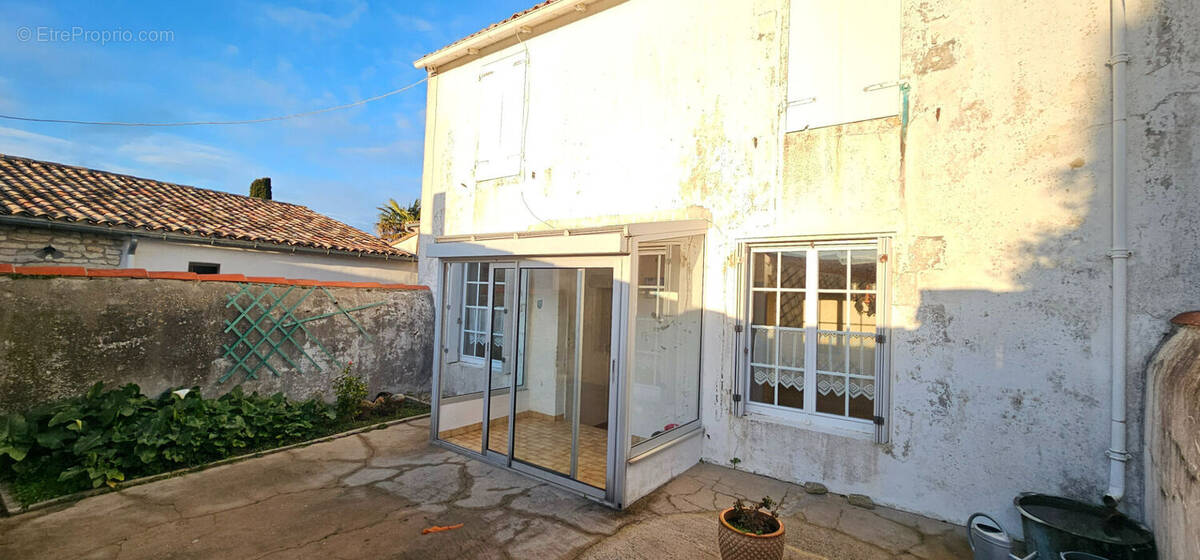 Maison à SAINT-CLEMENT-DES-BALEINES