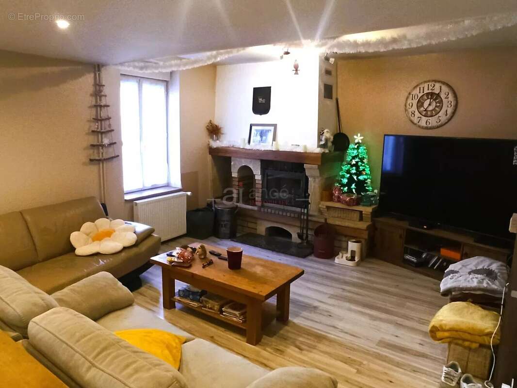 Maison à CHALEY