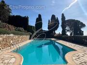Appartement à ROQUEBRUNE-CAP-MARTIN
