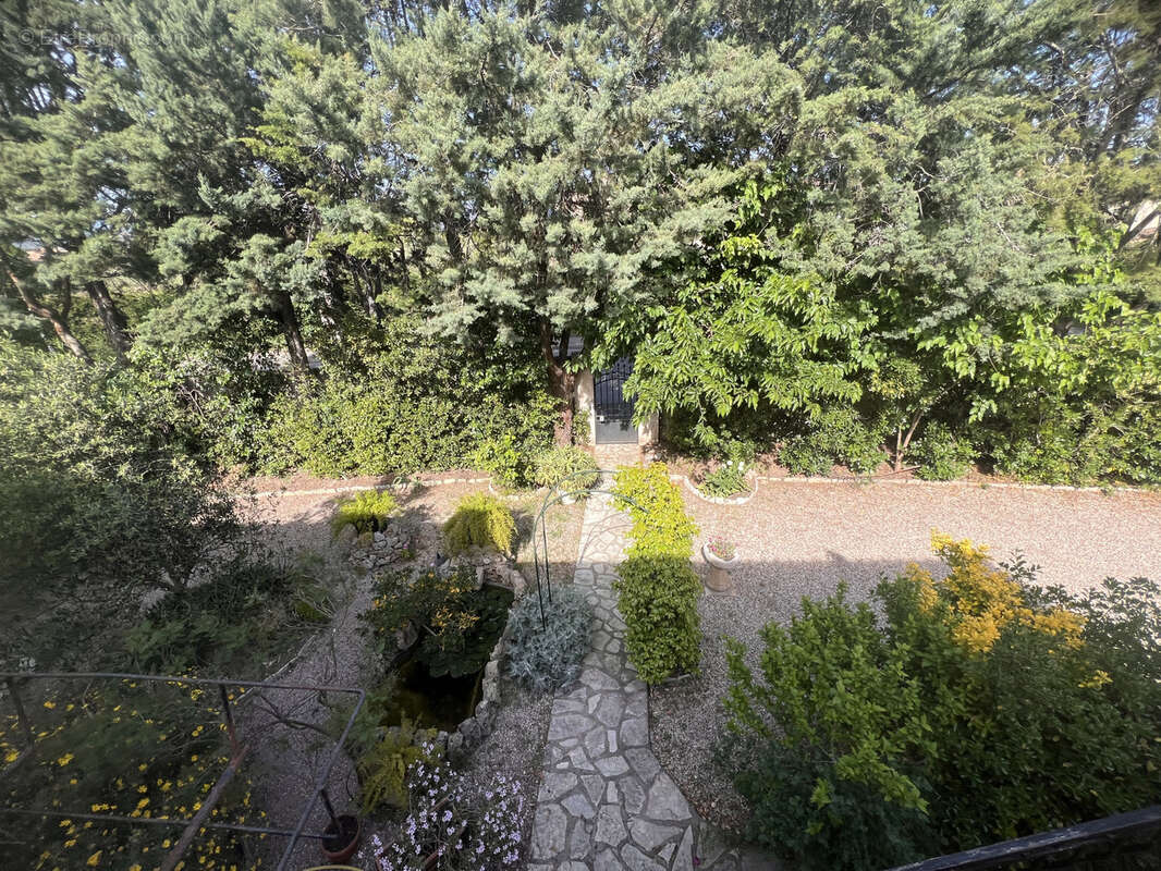 Maison à LE MUY