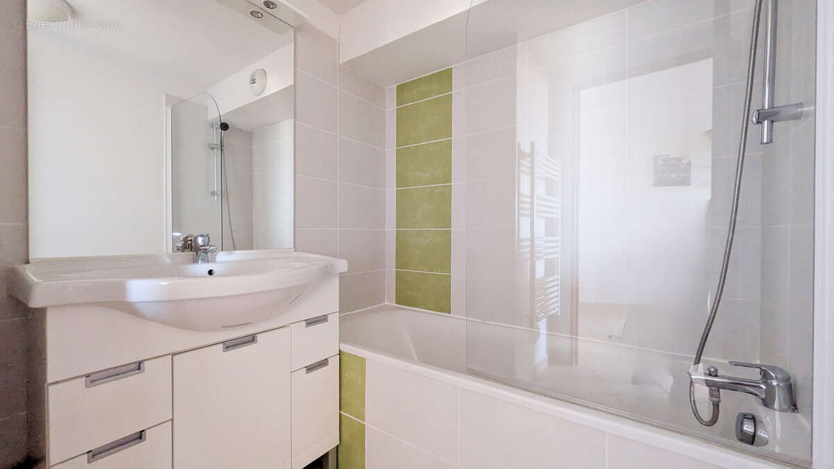 Appartement à SIGNES