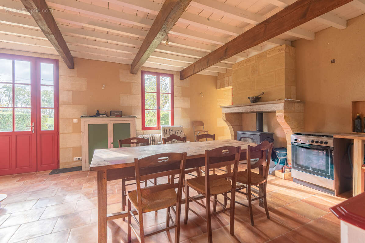 Maison à SAINT-CAPRAIS-DE-BORDEAUX