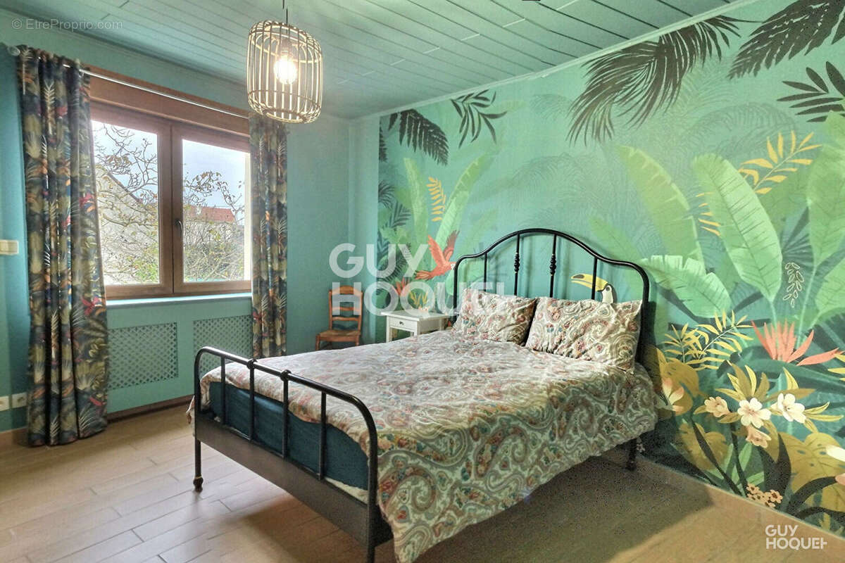 Maison à LES MUREAUX