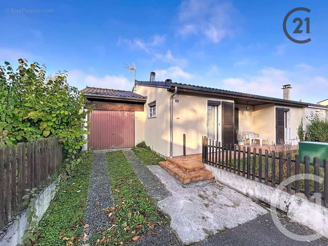 Maison à LA CHAPELLE-SAINT-LUC