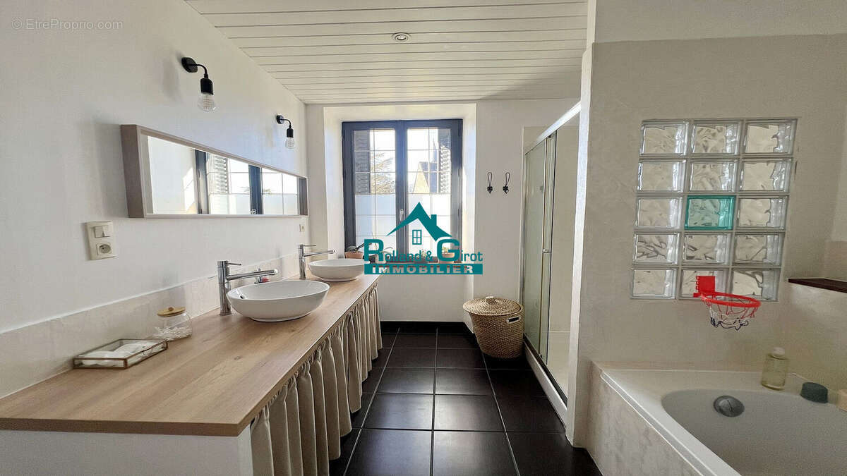 Maison à SAINT-MEDARD-SUR-ILLE