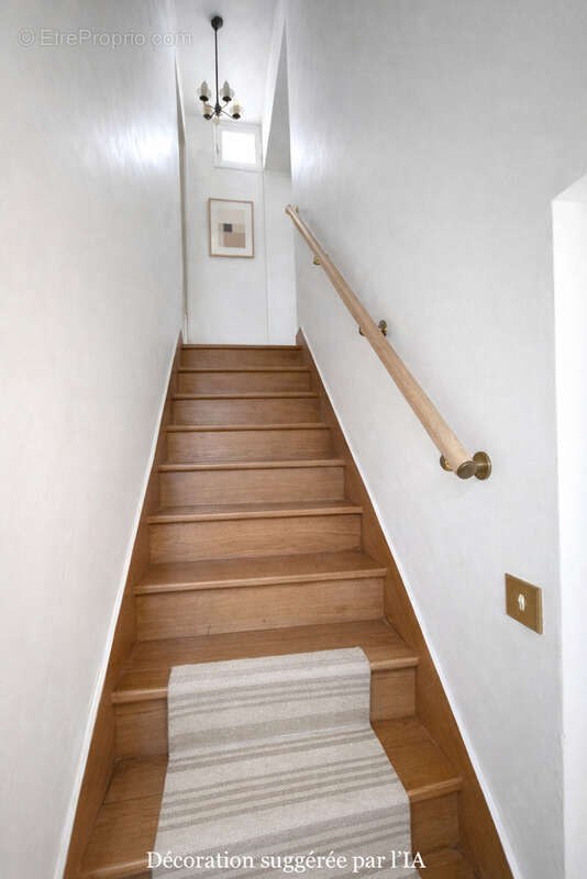 ChatGPT escalier - Maison à BRUNOY