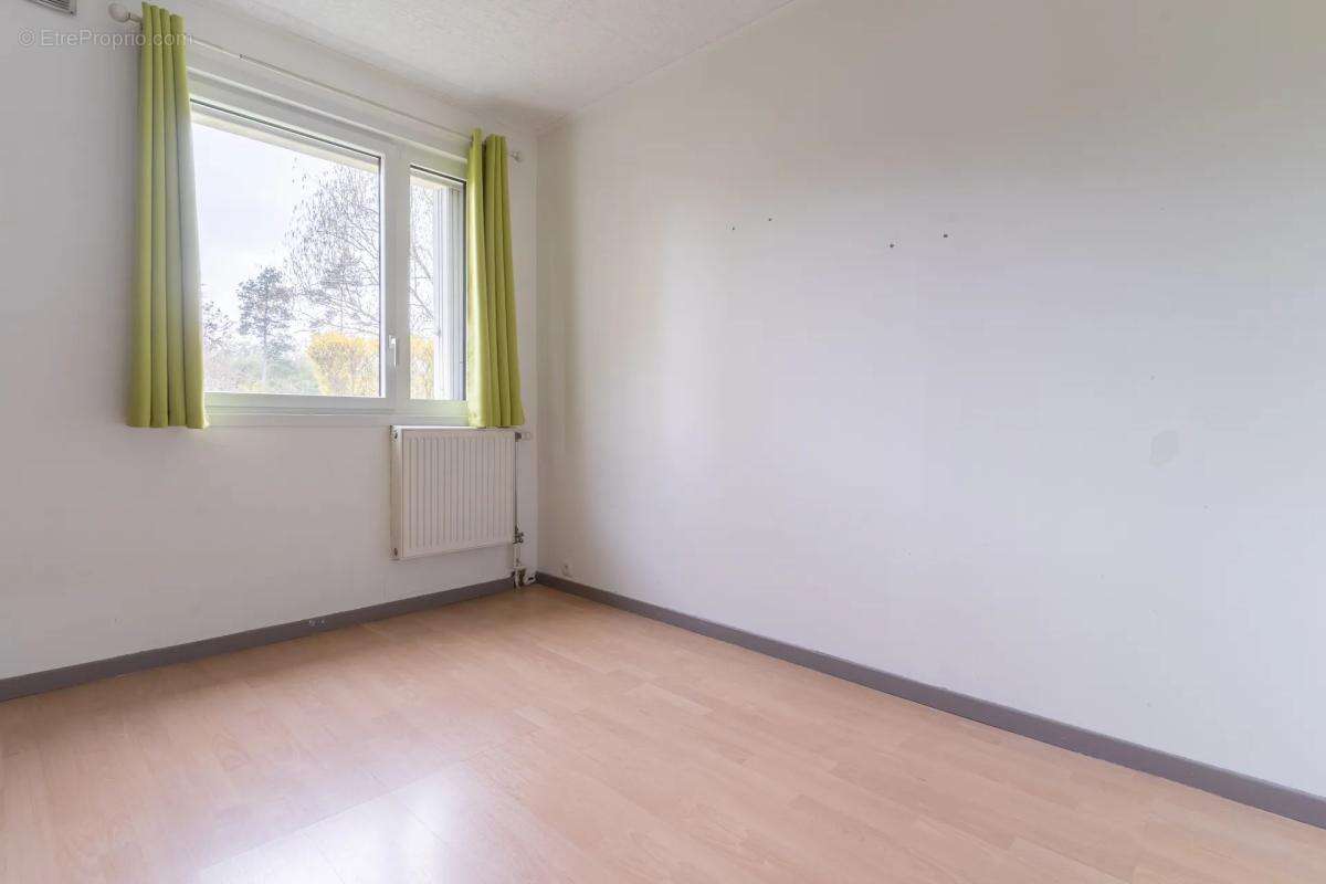 Appartement à MONTIGNY-LE-BRETONNEUX