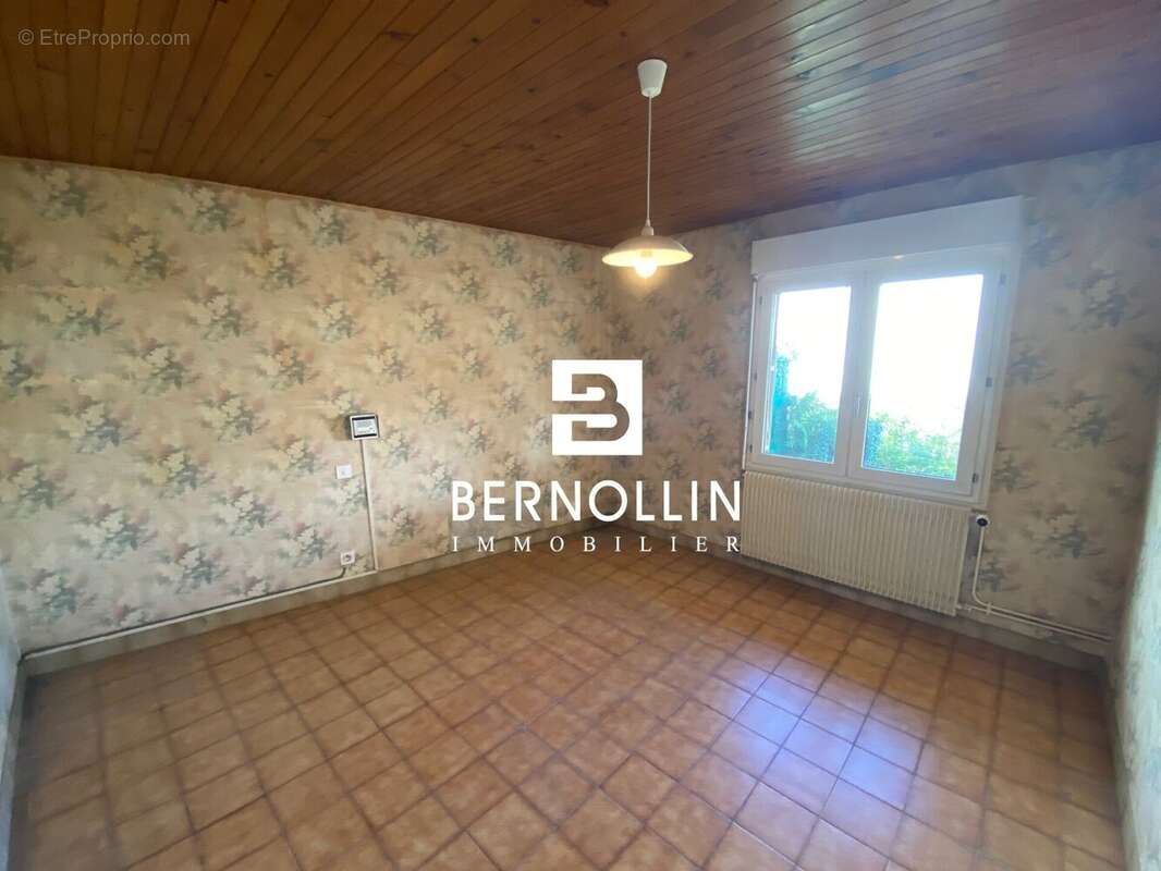 Maison à MONTREVEL-EN-BRESSE